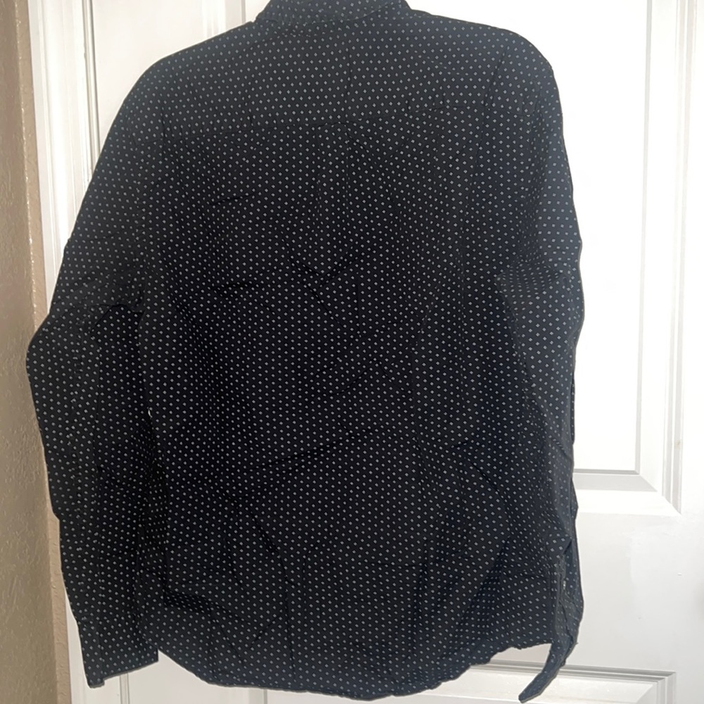 Aeo Black W/White Pattern Button Down - image 8